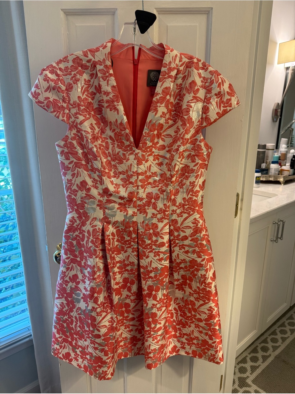 Vince Camuto Coral and White Floral Fit-and-Flare Dress size 8 but small 8